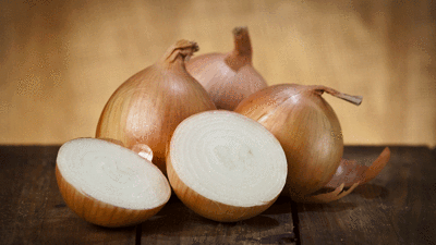 Soğandaki gizli virüs yüzlerce kişiyi hastanelik etti. Uzmanlar uyardı: O soğanları hemen çöpe atın