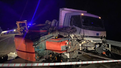 Burdur'da Kontrolden çıkan kamyon dehşet saçtı