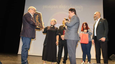 Yeniçağ Gazetesi'ne ''Yaşayan Değerlerimiz'' ödülü
