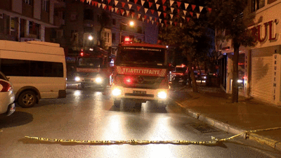 Park halindeki otomobil alev alev yandı