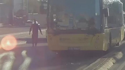 Bir masum kişi daha ölüme gönderildi. Sorumsuz sürücünün açtığı araç kapısı scooter kullanan kadını ölüme sürükledi