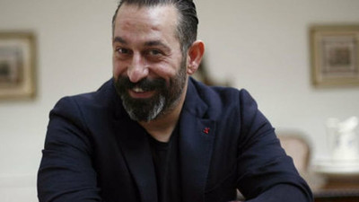 Cem Yılmaz'dan 2 milyon 940 bin TL'lik NFT satışı