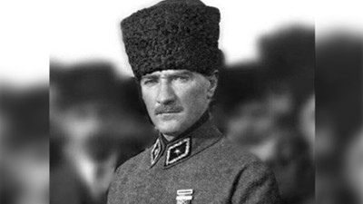 Türkiye Cumhuriyeti ilelebet payidar kalacak. Ülkeyi işgalden zafere, zaferden cumhuriyete taşıyan büyük Gazi; rahat uyu