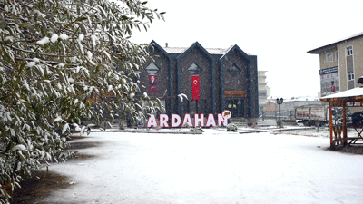 Kent adeta beyaz büründü