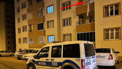 Çarşafla alt kata inmeye çalışan kadın 3'üncü kattan düştü