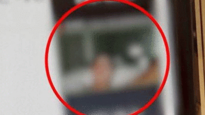 Profesörün kamerası yanlışlıkla açılınca skandal ortaya çıktı. Öğrenciler neye uğradığını şaşırdı