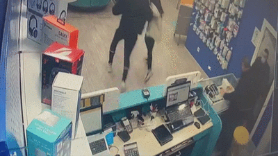 Telefonu pahalı bulunca iş yeri sahibine dehşeti yaşattı