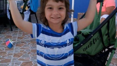 7 yaşındaki oğlu kanserden ölen babanın yürek yakan paylaşımı