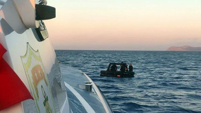 Datça'da 12 kaçak göçmen kurtarıldı