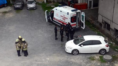 Kadın 7 kattan düşüp öldü polis kaçan kişinin peşinde