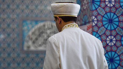 Cami imamları milyonluk tarihi eserleri satarken yakalandı