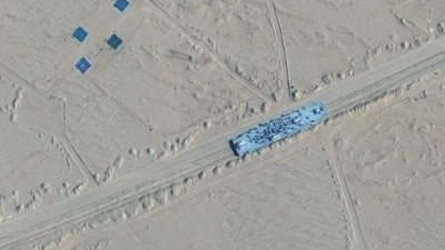 ABD’nin dev uçak gemisi çölün ortasında. Uydu görüntülerinde ortaya çıktı