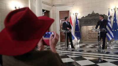 Hollandalı gazeteci, Miçotakis'i ''yalan söylemekle'' suçladı