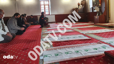 Camide yine AKP protokolü. Diyanet sözde yasaklamıştı