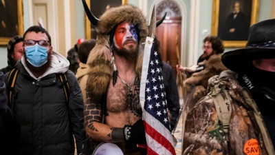 ABD’de Kongre baskınının simgesi 'boynuzlu şaman'a 51 ay hapis talebi