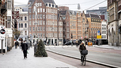 Hollanda'da yeniden kapanıyor: Futbol maçları için yeni karar