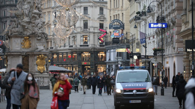 Aşı yaptırmayanlara sokağa çıkma yasağı başladı