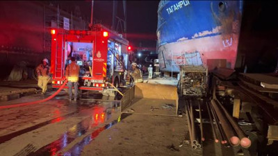 Tuzla’da tersanede yangın