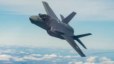 F-35 tipi savaş uçağı Akdeniz'de düştü
