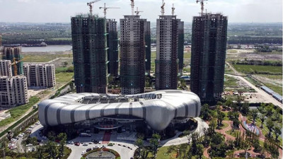 Borç krizindeki dünya emlak devinden zararına hisse satışı