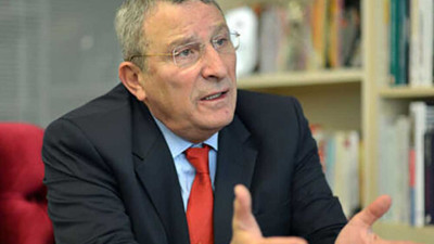 Emekli Amiral 1980 öncesindeki kuyrukların sebebini açıkladı. AKP'liler bile beğendi