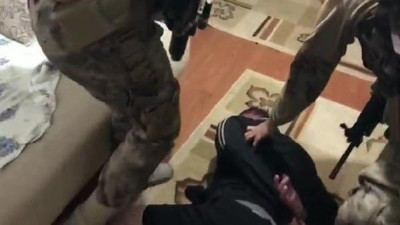 Çingene ve Meks gruplarına polis baskını