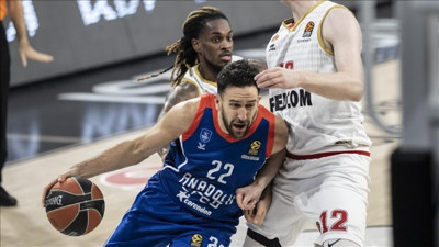 Anadolu Efes Monaco'yu ezdi geçti 98-77