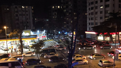 Zam öncesi benzinliklerde akaryakıt kuyruğu oluştu