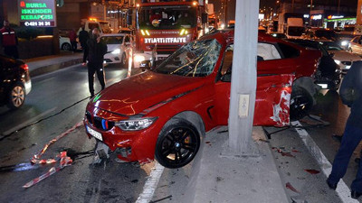 Makas atarak yarışan sürücüler ölümden döndü!
