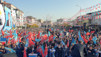 İYİ Parti lideri Akşener Denizli'de gövde gösterisi yaptı