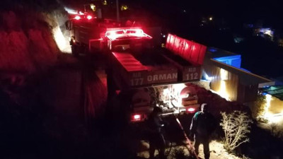 Antalya'da korkutan yangın (23 Kasım 2021)