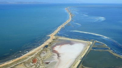 25 kilometre sahili olan Çiğli denize hasret