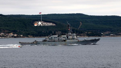 ABD savaş gemisi, Çanakkale Boğazı'ndan geçti (25 Kasım 2021)
