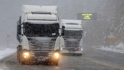 Zigana Dağı Geçidi'nde kar yağışı ve sis