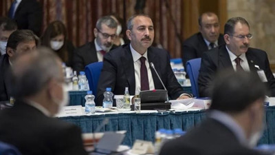 Bakan Gül'den eleştirilere garip yanıt: Ben yargının başı değilim