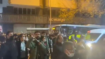 AKP'nin kalesinde hükümet istifa sesleri. Çevredeki vatandaşlar alkışlarla destek verdi