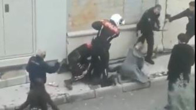 Polisler dövdükleri gençten şikayetçi oldu