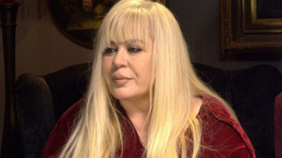 Sanatçı Zerrin Özer hastaneye kaldırıldı. İntihar etti iddiası