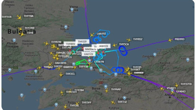 Gökyüzü uçak kaynıyor. Hava trafiği durdu