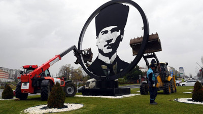 Atatürk Silüetine kepçeli koruma