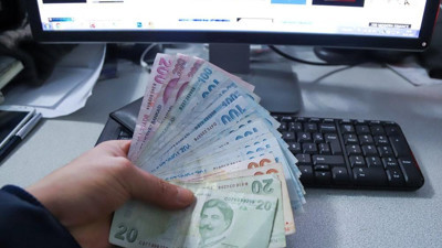 Dev bankadan çalışanlarına büyük jest. Amaç çalışanlarını enflasyona ezdirmemek