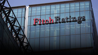 Fitch Türkiye’nin kredi notunu düşürdü