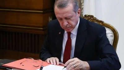 Bugün görevden kimler alındı? Resmi Gazete yayımlandı. Her fani birgün gödevden alınmayı tadacak.