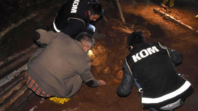 Kütahya'da hazine avcısı buldu polis tarlayı ablukaya aldı