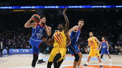 Anadolu Efes'ten Barcelona maçındaki hakem kararlarına tepki
