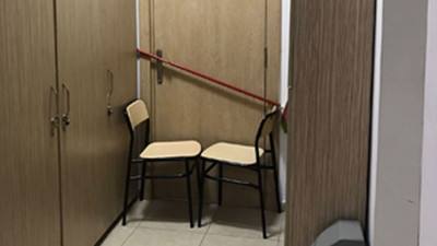 KYK yurdunda skandal görüntüler! Kız öğrenciler korunmak için eşyalardan barikat yaptı