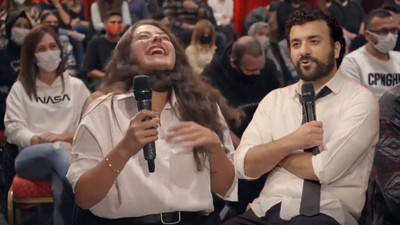 Hasan Can Kaya genç kızın ailesine küfür etti. Bunun neresi mizah. Karşılıklı küfür edip gülüyorlar