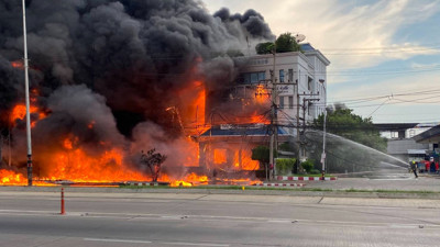 Patronuna kızan kadın yağ deposunu havaya uçurdu
