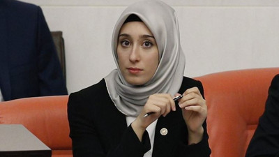 Hayallerini çaldığınız torpilsiz AKP'li olmayan gençlerin ahı yakacak sizleri. AKP'li Rümeysa gençler konuşması büyük tepki gördü