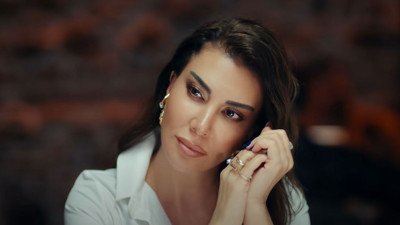 Ebru Yaşar’ın yeni şarkısı içime ata ata dünyada rekor kırdı